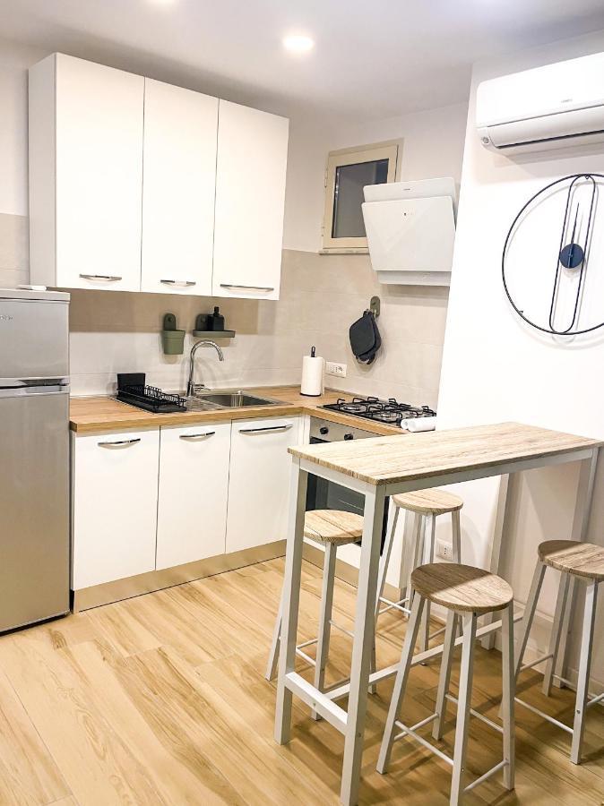 Buen Retiro 52 Apartment เนเปิลส์ ภายนอก รูปภาพ
