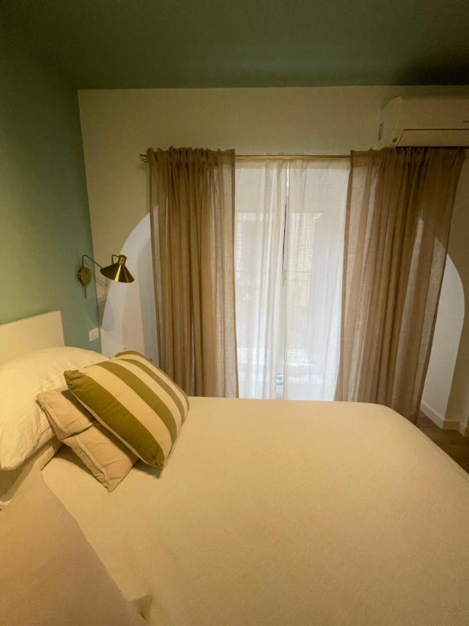 Buen Retiro 52 Apartment เนเปิลส์ ภายนอก รูปภาพ